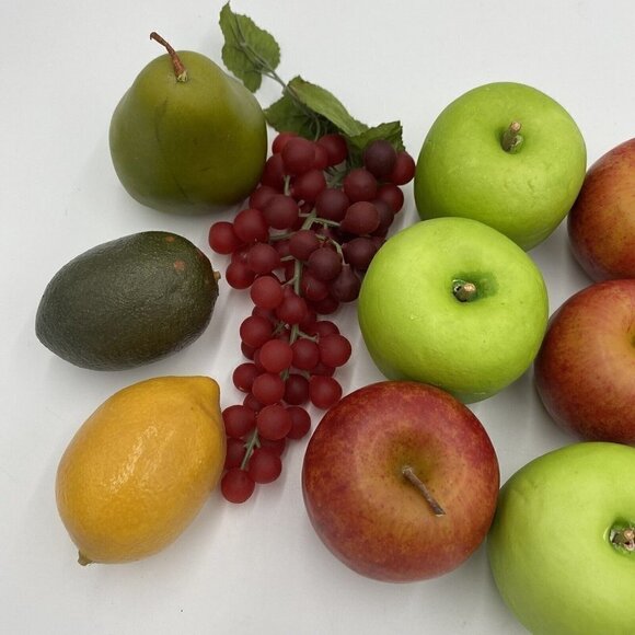 Vintage Lot of 12 Plastic Fruit Grapes Apple Pears Lemon Lime Faux Crafts - Picture 4 of 4